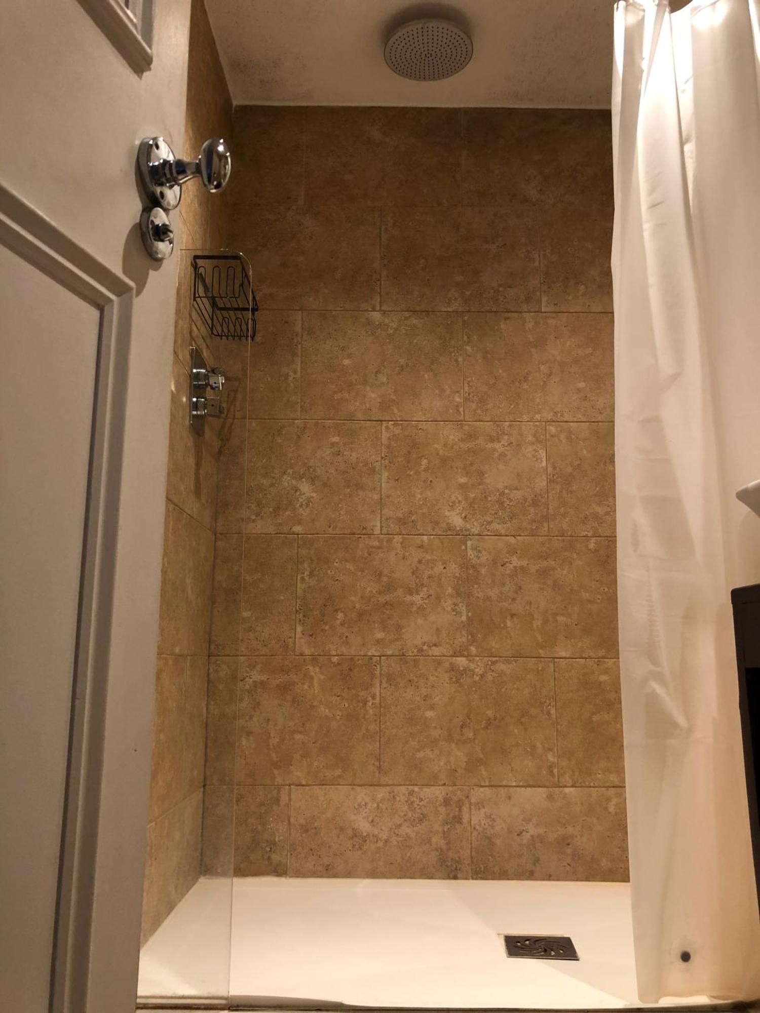 Shared House - Private With Dedicated Guest Bathroom Near Paddington Homestay London