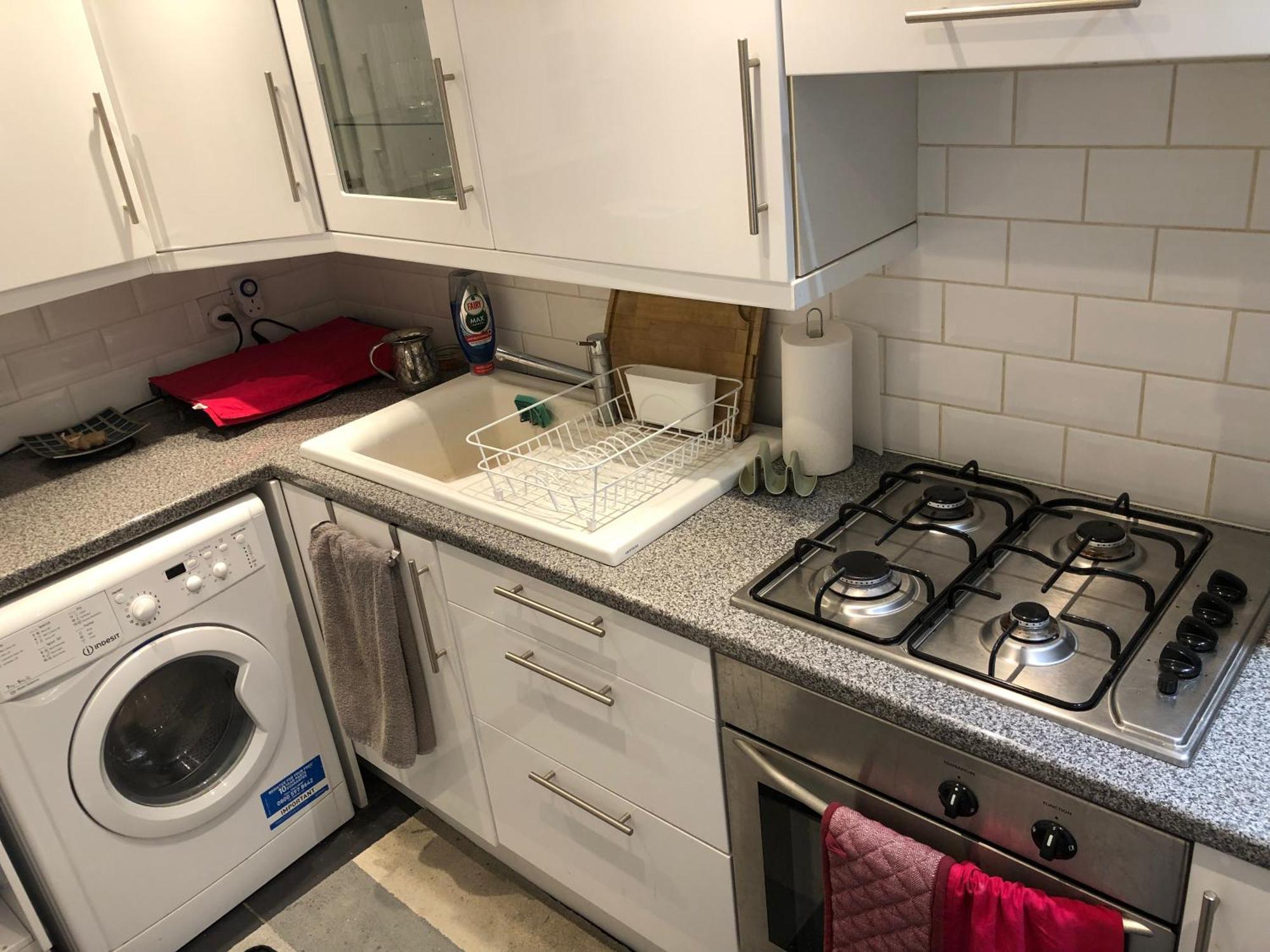 Shared House - Private With Dedicated Guest Bathroom Near Paddington *